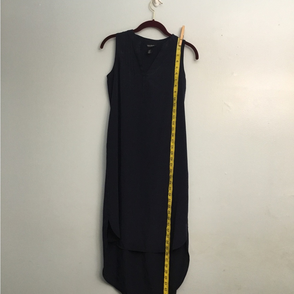 White House Black Market Sleeveless V-neck Sheath Dress - Picture 2 of 14